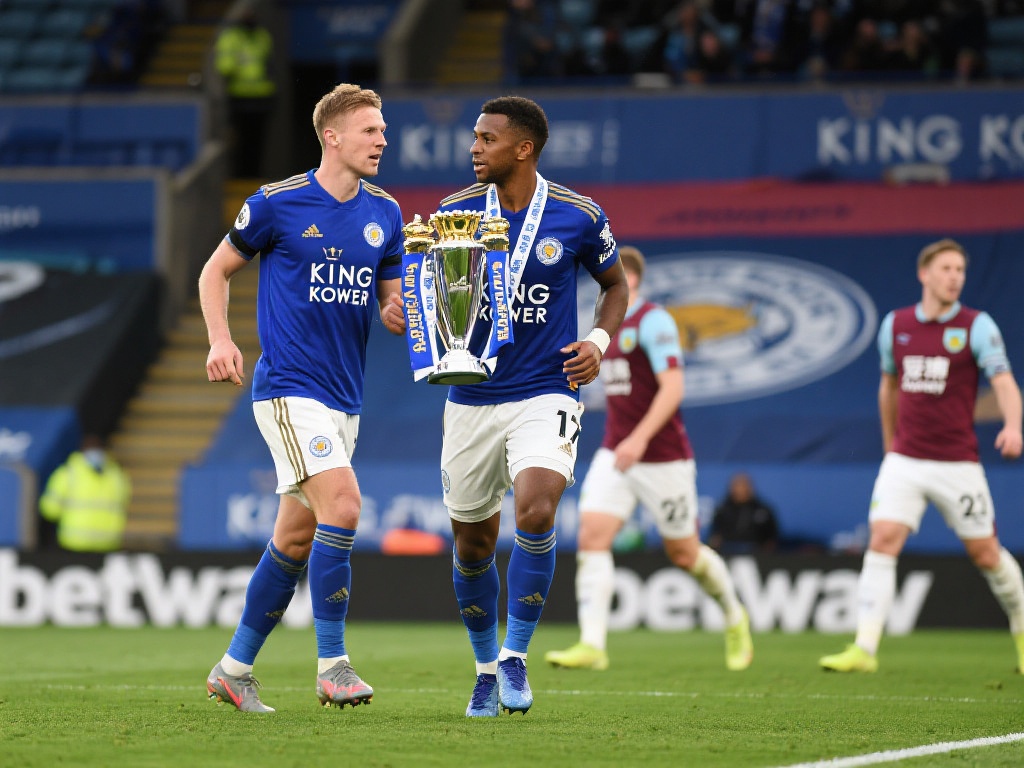 “足球主题文化展‘十五运’站在广州隆重启幕”